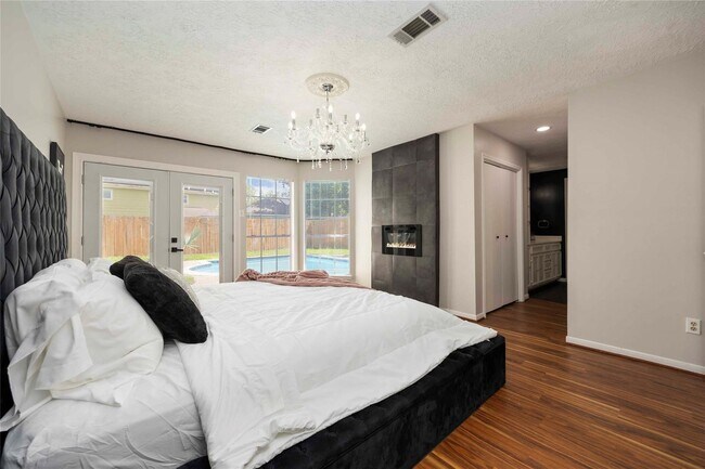 Building Photo - 5511 Green Timbers Dr