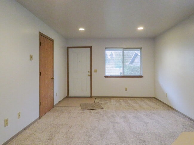 Building Photo - 1475 -1479 W.11th - FH