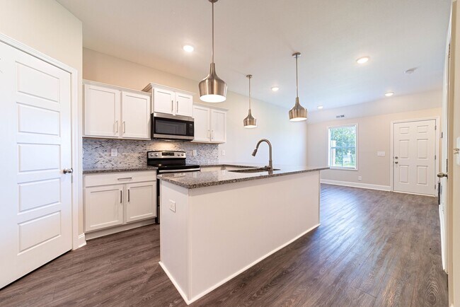 Building Photo - 204 Drayton Dr
