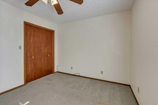 Building Photo - 8929 NE 52nd St