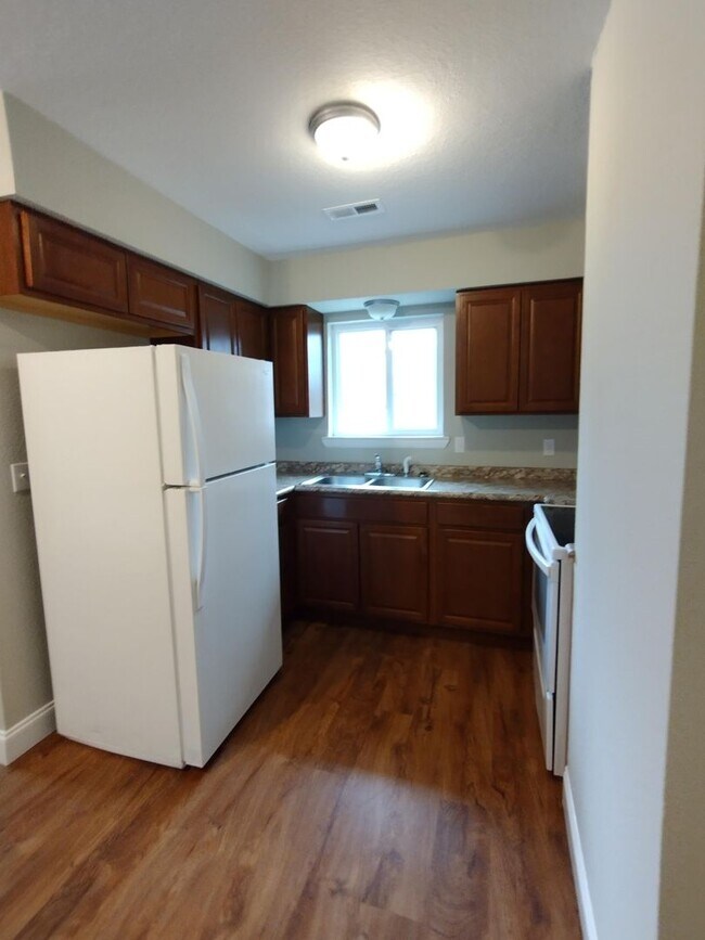 Building Photo - 5904 Graston Ave