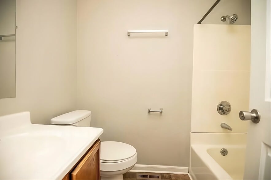 Building Photo - 2909 Selma Ave