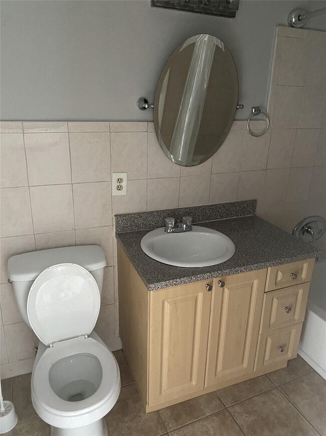 Building Photo - 800 NE 13th St