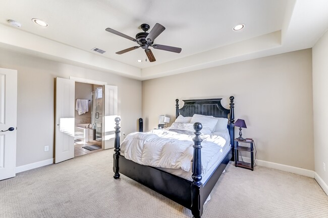 Building Photo - 1325 W 24th St