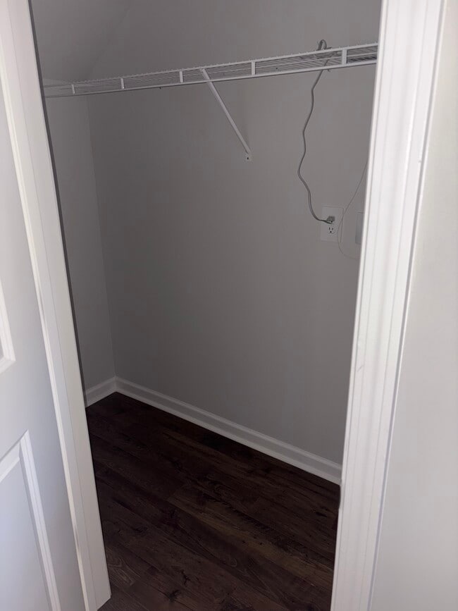 Building Photo - 4316 Oswin Dr