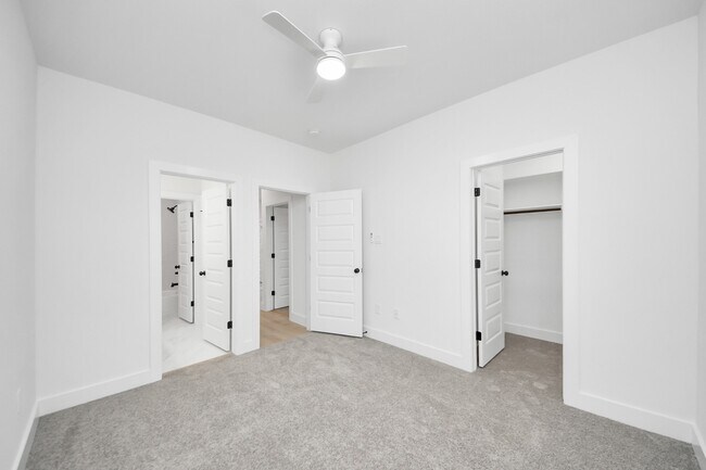 Building Photo - 9433 Arledge St