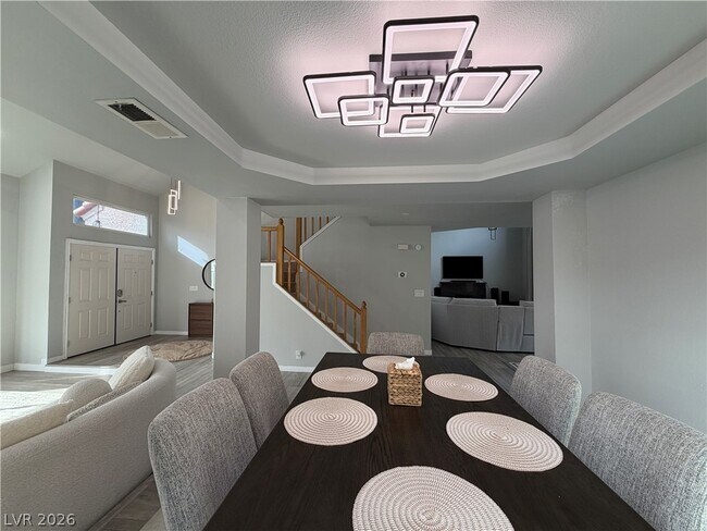 Building Photo - 2724 Monrovia Dr