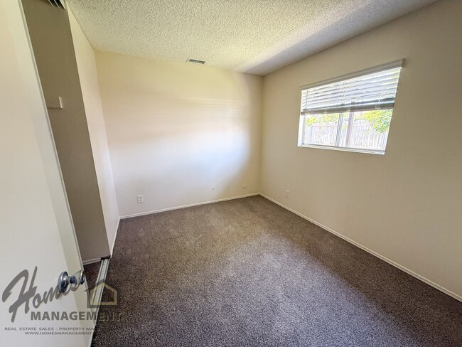 Building Photo - Homes Management - 3 Bed, 2 Bath San Marcos Home