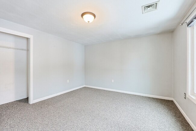 Building Photo - 835 Mt Hope St