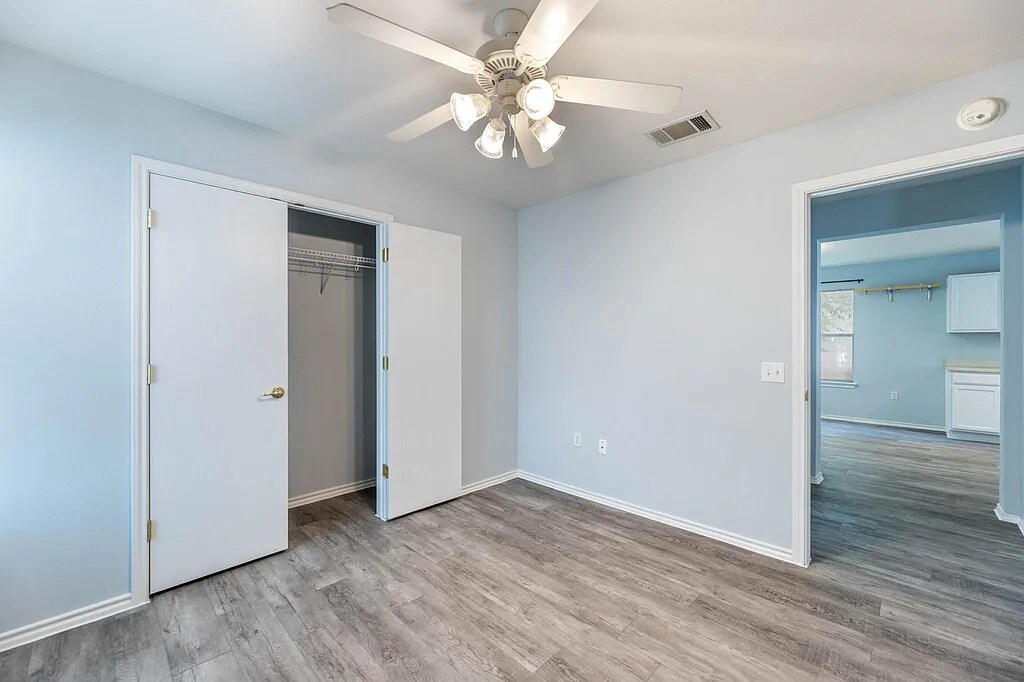 bedroom 2 - 8719 Davis Oaks Trl