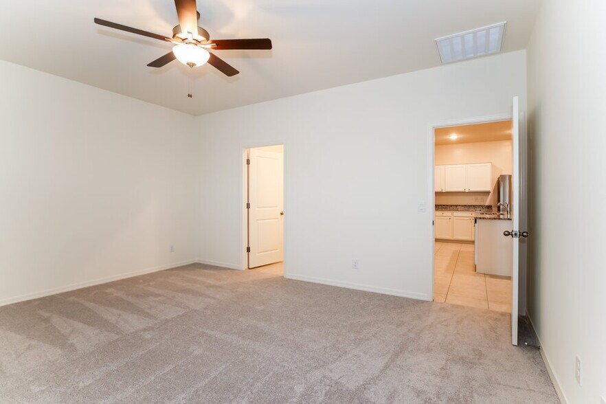 Building Photo - 3974 E Ter Ct