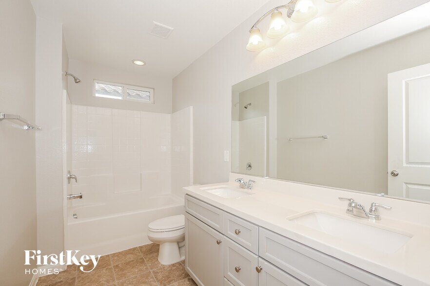 Building Photo - 4556 Amberley Ridge Ave