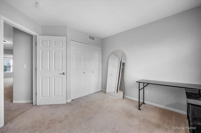 Building Photo - 509 Lakeside Ct