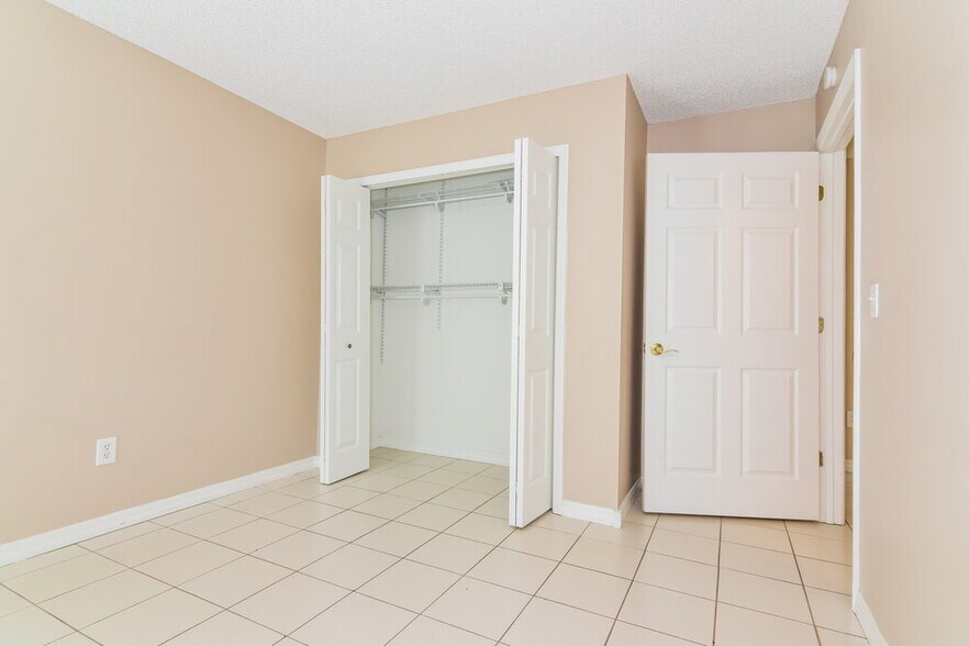 Building Photo - 2526 Wrencrest Cir