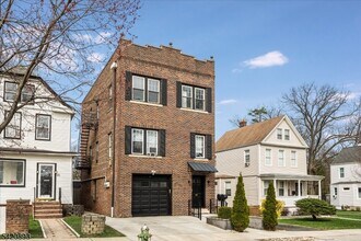 Building Photo - 43 Pleasant Way