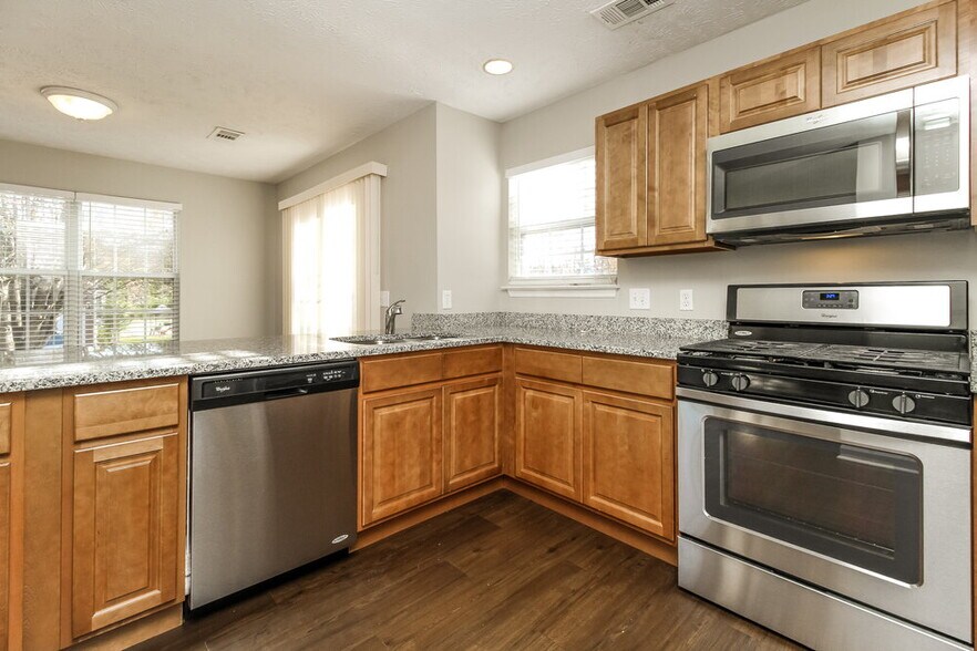 Building Photo - 612 Forest Pointe Pl