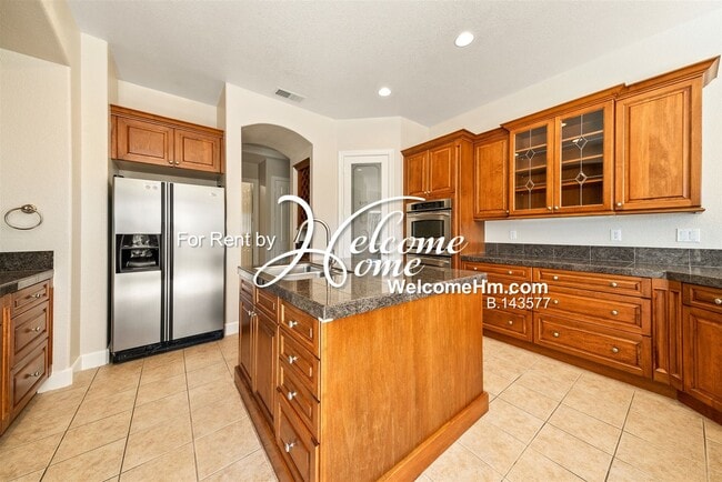 Building Photo - 15020 Redmond Lp