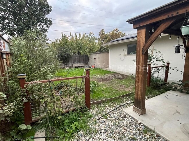 Building Photo - 212 Derecho Way