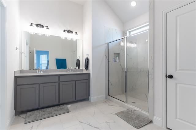 Building Photo - 5200 Woodway Dr