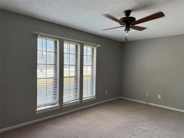Building Photo - 307 Teakwood Ln
