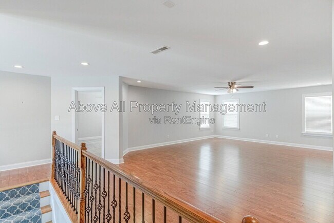 Building Photo - 2041 Jadewood Dr