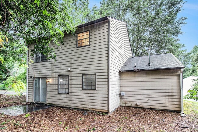 Building Photo - 3 Bedroom 2.5 Bath House