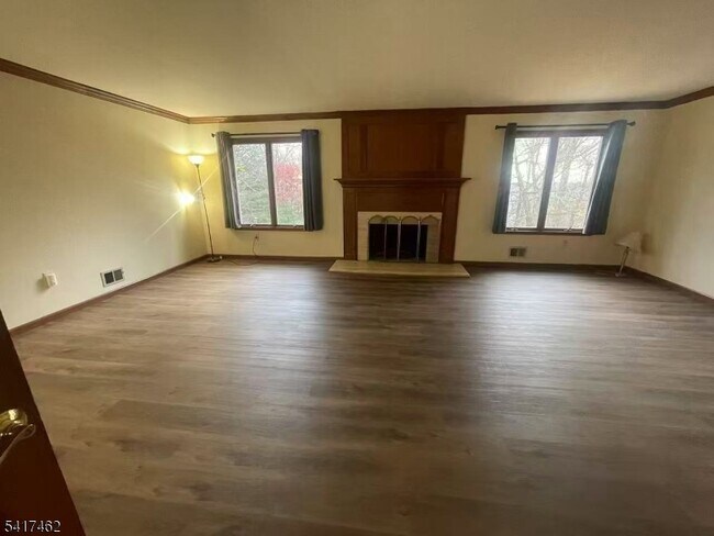 Building Photo - 306 Pleasant Valley Rd