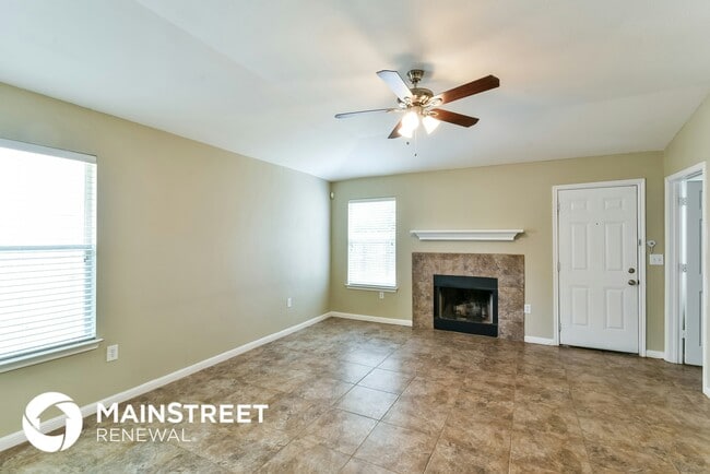 Building Photo - 6319 Cougar Village