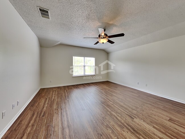 Building Photo - 962 Wisperwood Dr