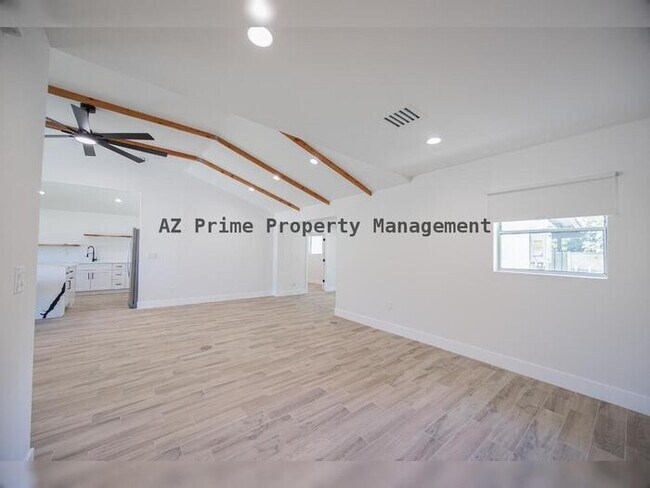 Building Photo - 6828 N 10th Ave