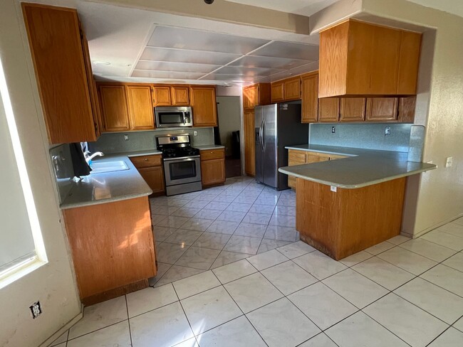Building Photo - Spacious 4-Bedroom + Office Home in Desirable HOA Community Near New Shopping & Costco