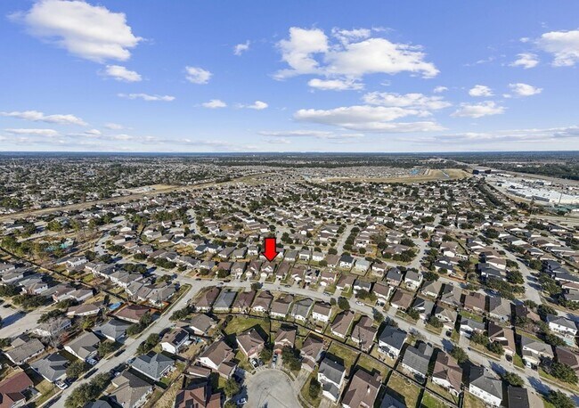 Building Photo - 29326 Legends Green Dr