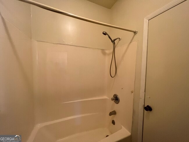 Building Photo - 7560 Taylor Rd