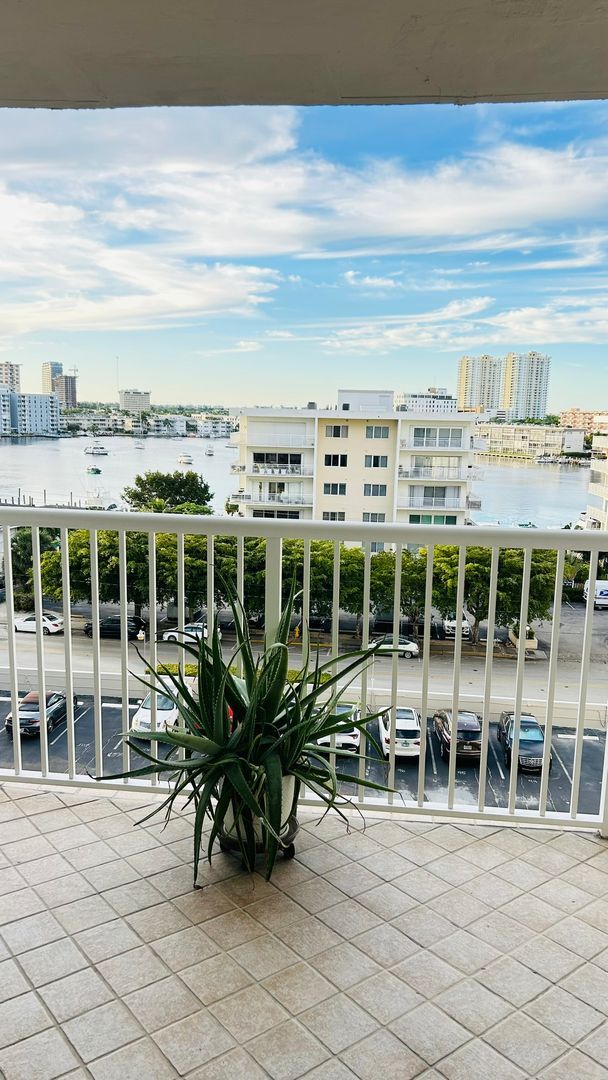 Building Photo - Stunning Waterfront One-Bedroom Apartment with Spectacular Views!