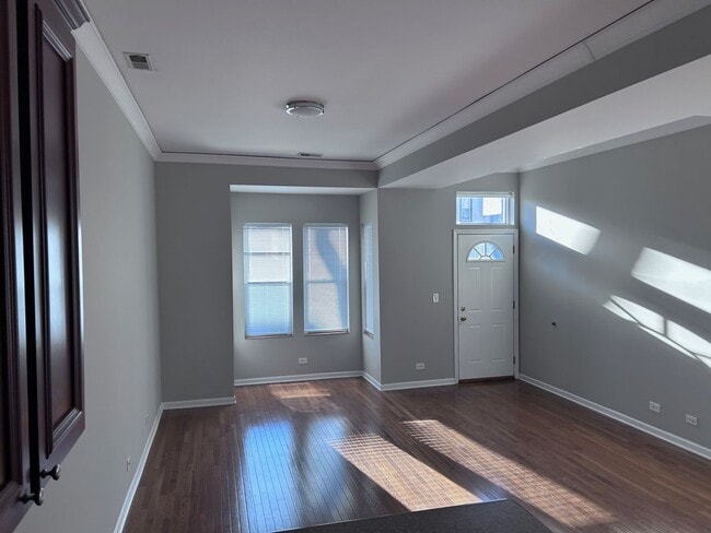 Building Photo - 1819 N Washtenaw Ave