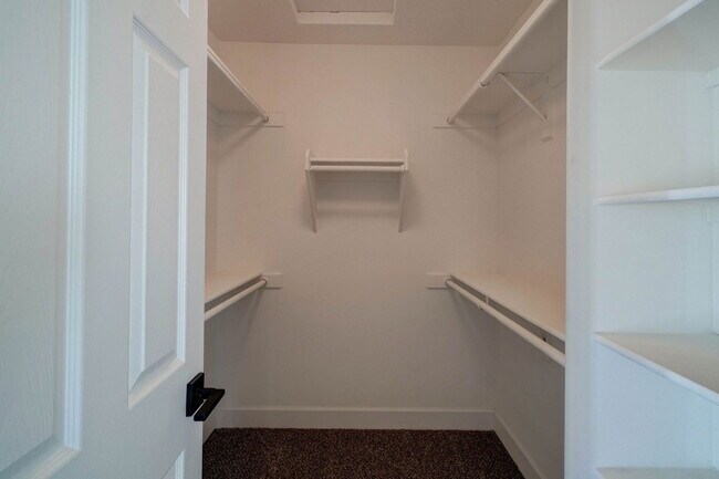 Building Photo - 8940 E Palm Ridge Dr