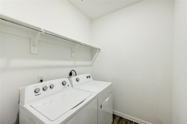 Building Photo - 1088 Rd 5102