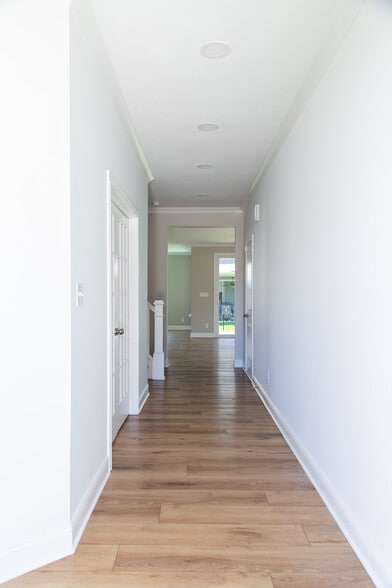 Building Photo - 14277 James Dean Dr