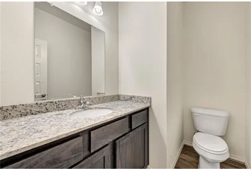 Building Photo - 877 S Rupple Rd