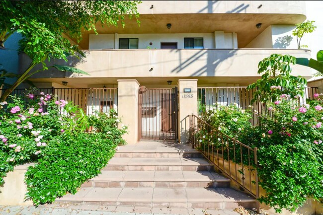 Building Photo - 11558 Rochester Ave