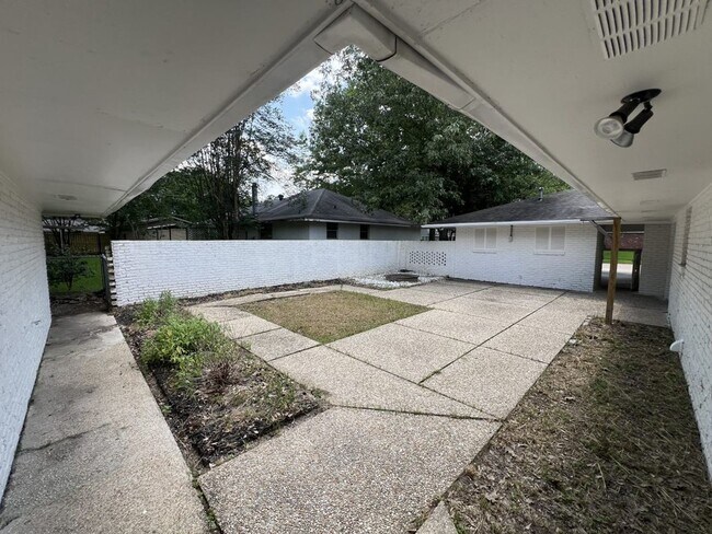 Building Photo - 10444 Browning Dr
