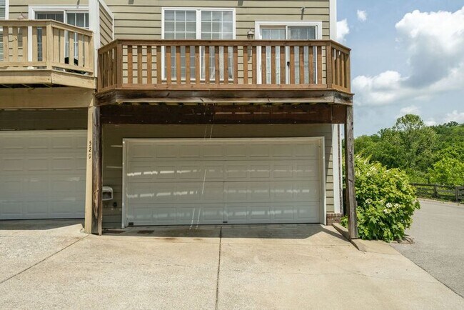 Building Photo - 531 St Jules Ln