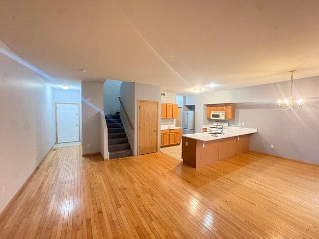 Building Photo - 16428 Willow Walk Dr