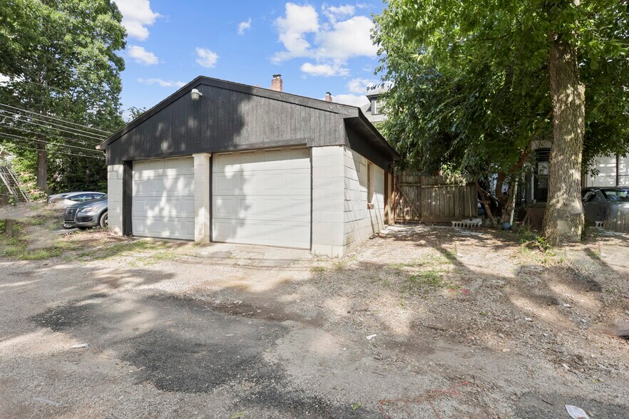 2 Car Garage - 1489 Michigan Ave