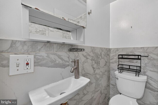 Building Photo - 451 M St NW