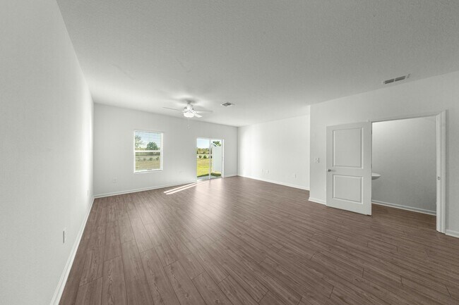 Building Photo - 4883 SW 81st Lp