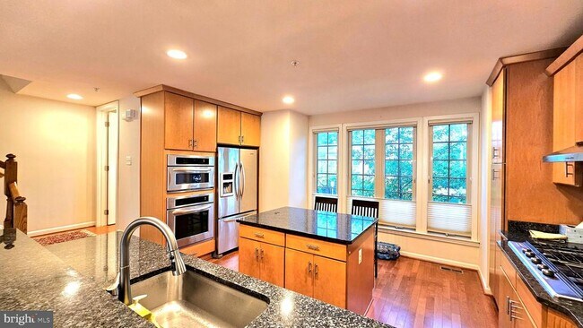 Building Photo - 3141 Blue Barn Way