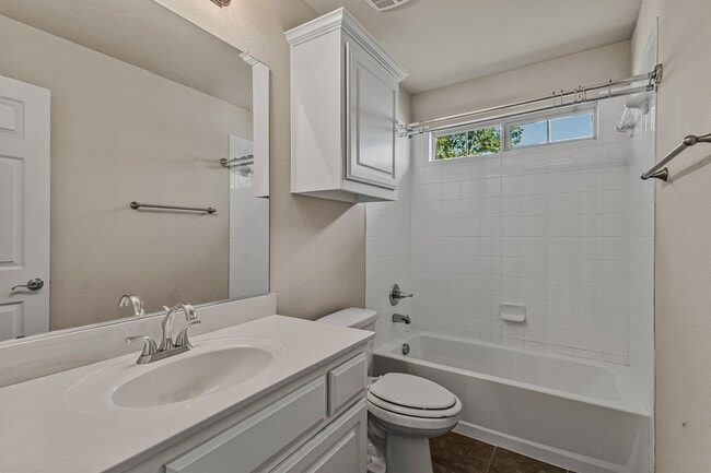 Building Photo - 14020 Sparrow Hill Dr