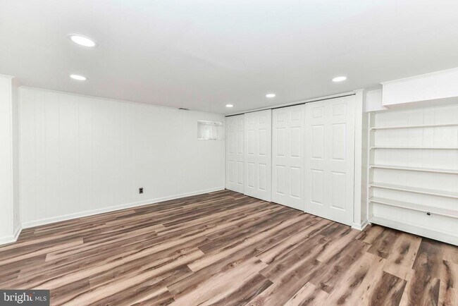 Building Photo - 3057 S Buchanan St