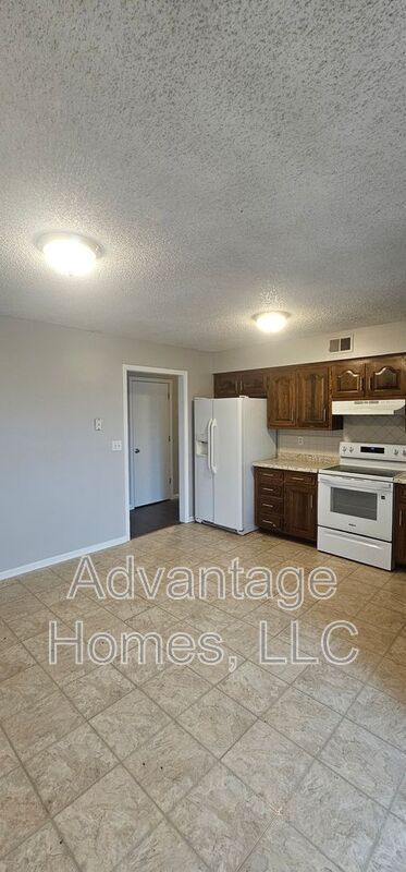 Building Photo - 11418 E 71 St
